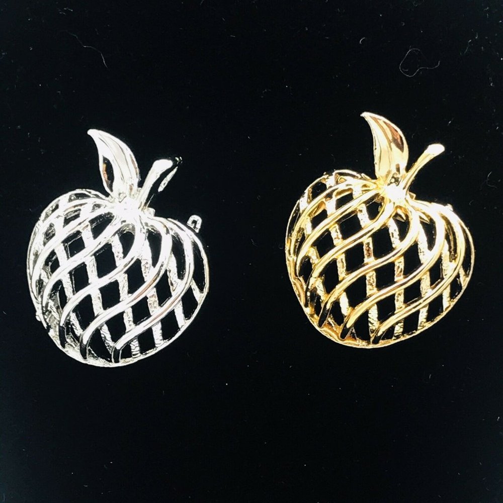 Gerry's Vintage Lattice Textured Apple Brooch Pens - Picture 8 of 9